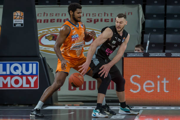 理球员的更 理球员的更